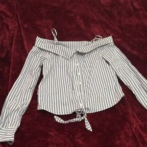 Off the shoulder shirt !